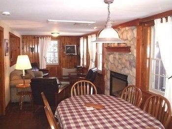 Tall Timber Lodge ピッツバーグ エクステリア 写真
